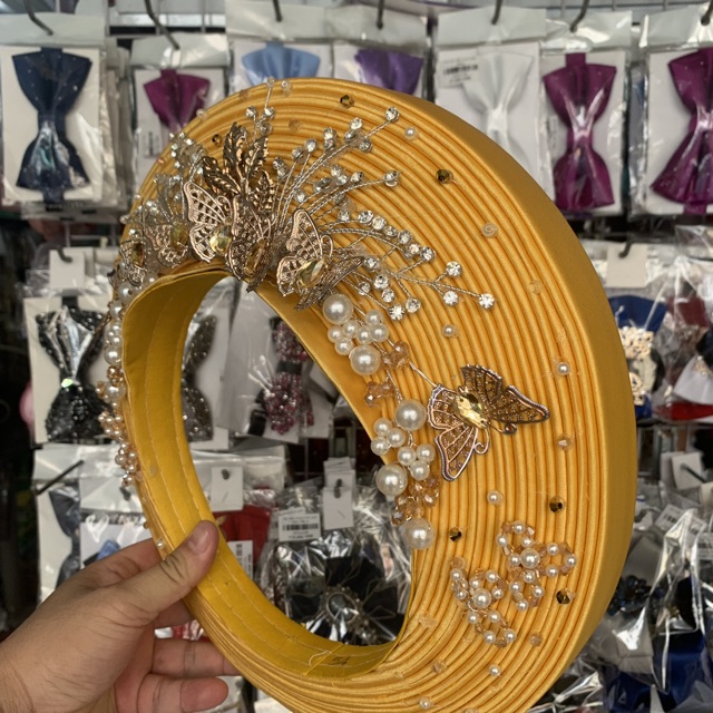 Khắn Đống cô dâu ăn hỏi ,dạm ngõ 25 tầng màu vàng đính bướm phụ kiện cưới Giang