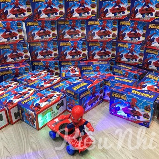 Spiderman trượt ván