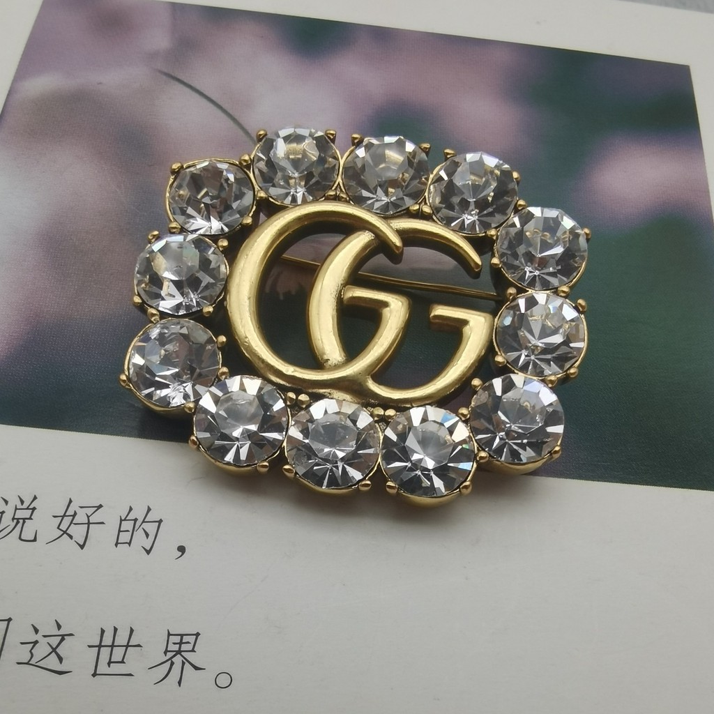 Cài Ngực Áo Thiết Kế Hình Logo Gucci Đính Đá Thời Trang