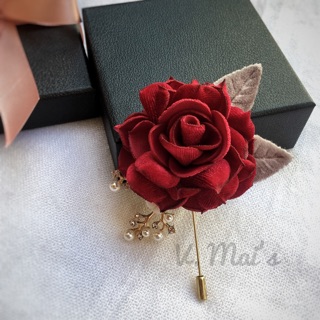 Cài áo hoa hồng nhung