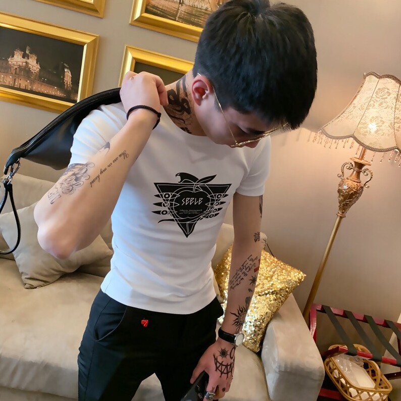 ÁO THUN NAM VẢI MỊN MẶC MÁT TAY NGẮN DÁNG BODY IN TAM GIÁC | BigBuy360 - bigbuy360.vn