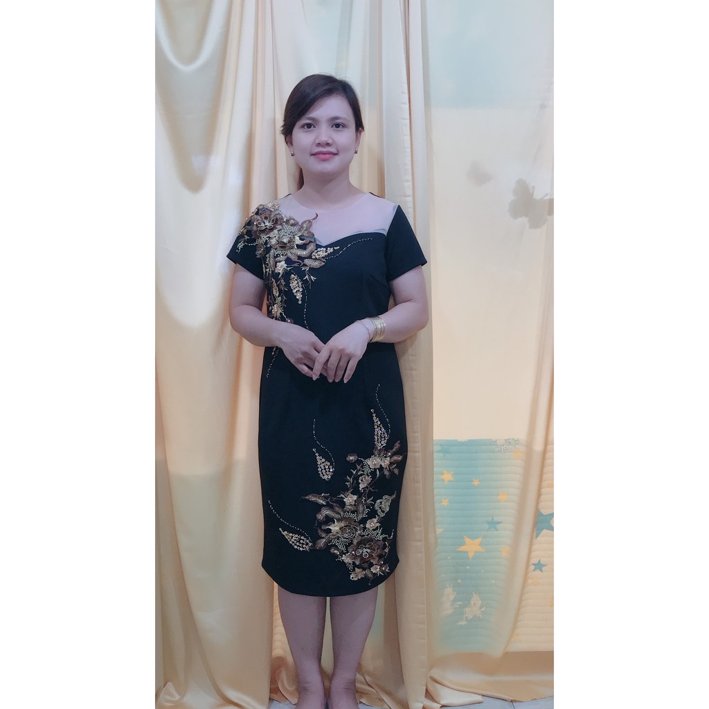 Đầm trung niên nữ màu đen phối hoa