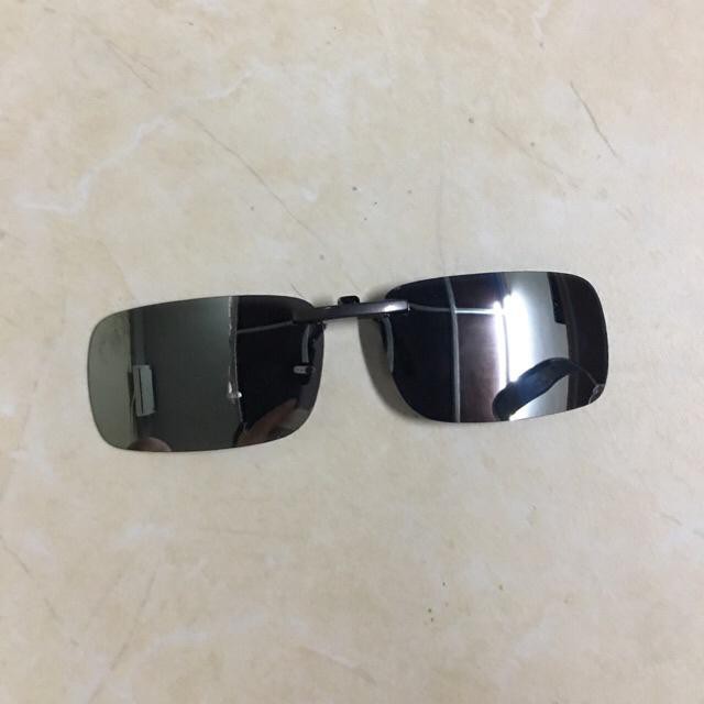 Kẹp kính râm vuông ngang + hộp bảo vệ (có video) | BigBuy360 - bigbuy360.vn