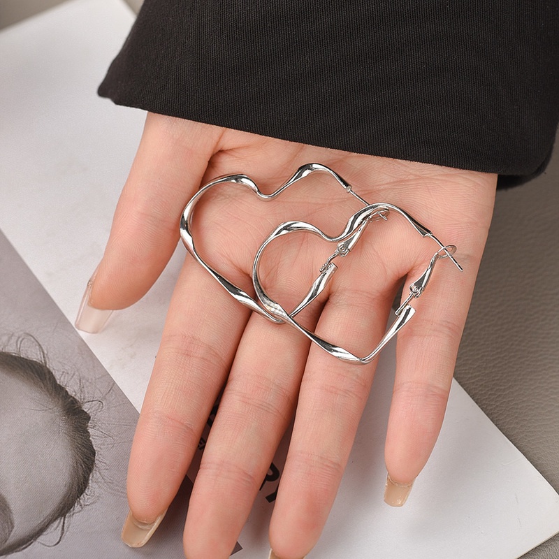 Khuyên Tai Hình Trái Tim Lớn Màu Bạc Phong Cách Cổ Điển Thời Trang Dành Cho Nữ