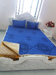 Thảm trải giường