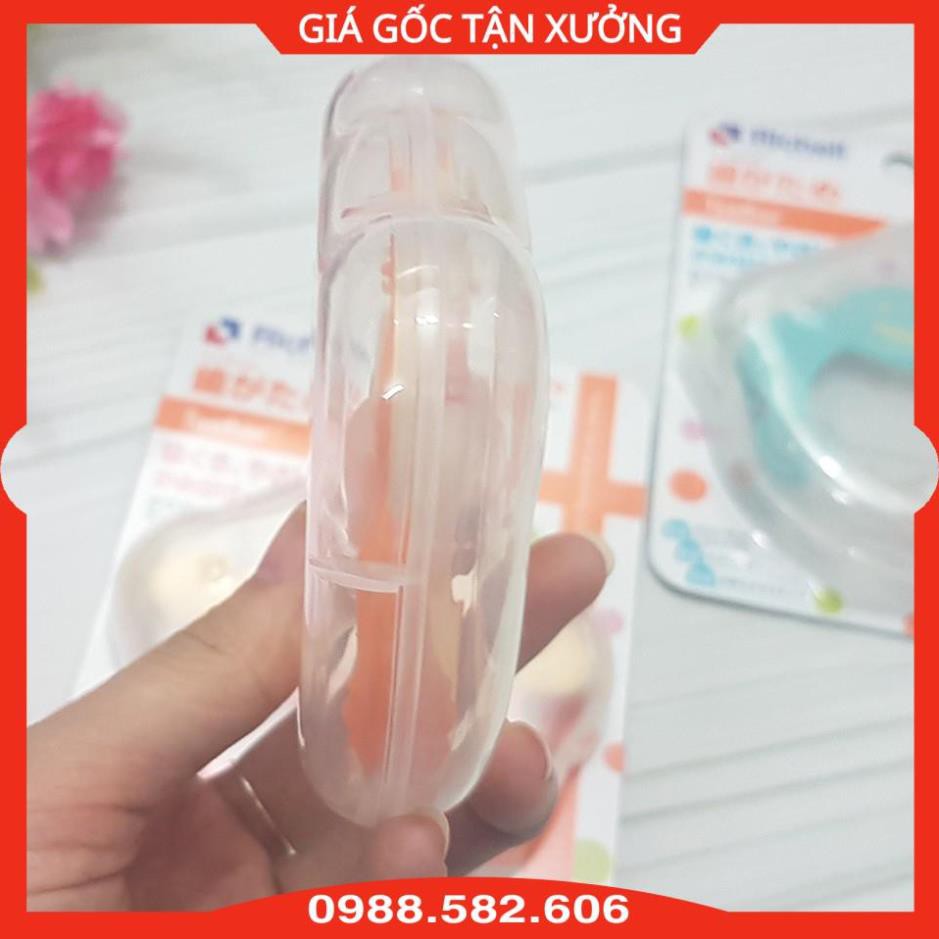 Gặm Nướu  Cho Bé Có Xúc Xắc Richell Có Kèm Hộp Đựng Tiện Lợi - 4973655423035