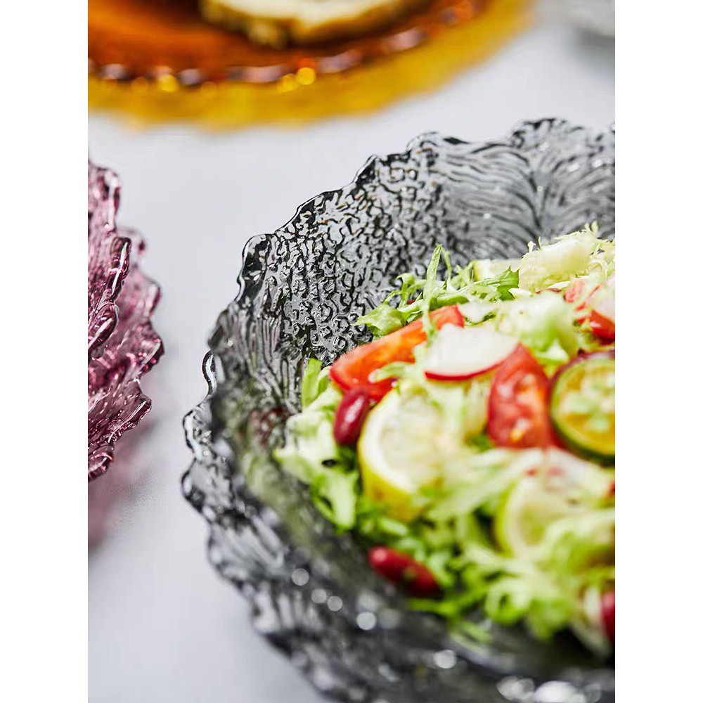 Đĩa nhiều màu sắc tạo dáng thành hoa, chất liệu thủy tinh nhẹ nhàng tinh tế, để salad, hoa quả, bánh kẹo