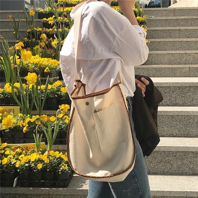 Túi Tote Vải bố Canvas Túi Đeo Chéo viền nâu có nút Hàn Quốc ulzzang