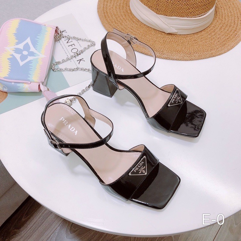 Sandal nữ cao gót bản khoá Prada cao 5cm