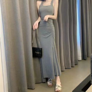 Váy 2 dây xẻ tà ulzzang