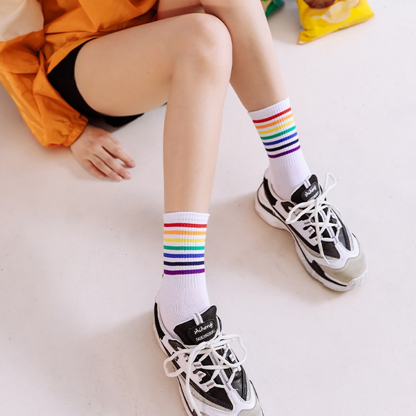Vớ cotton thoáng khí họa tiết sọc cầu vồng phong cách Hàn Quốc