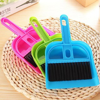 Chổi quét bằng nhựa kèm hót rác nhỏ gọn