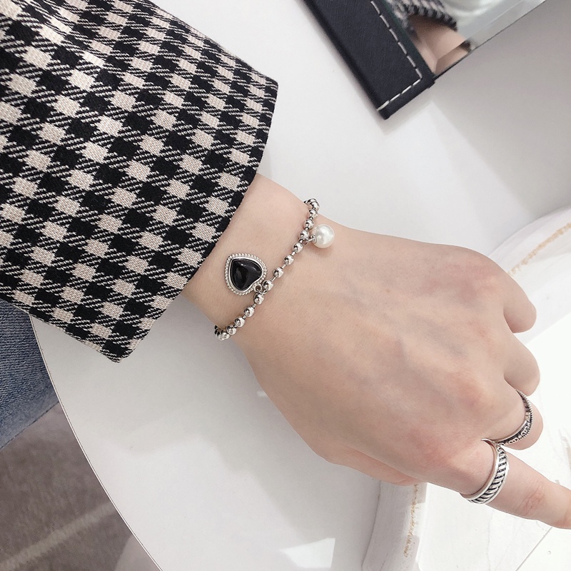 Vòng tay đính hạt ngọc trai giả mặt hình trái tim màu đen đơn giản thời trang cho nữ