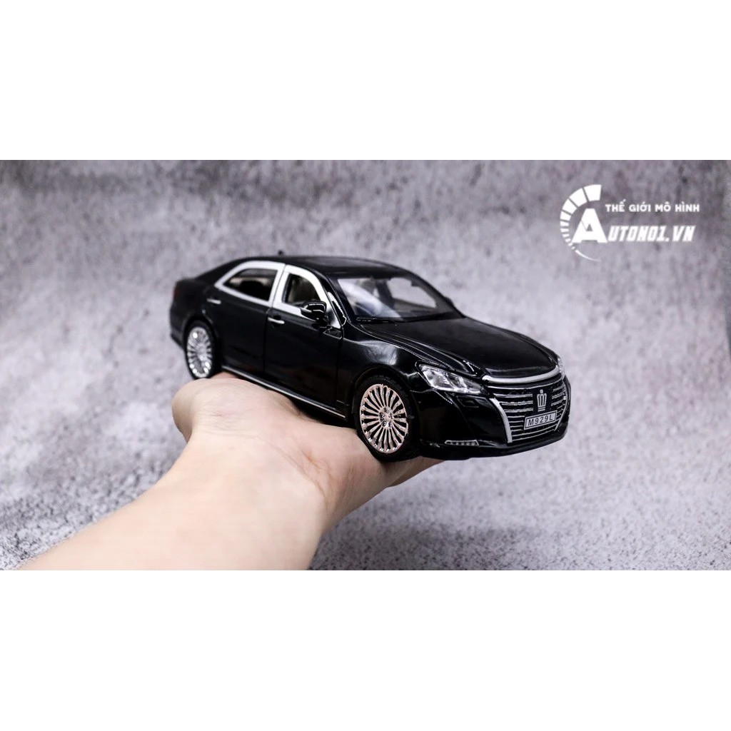 MÔ HÌNH XE TOYOTA CROWN BLACK 1:24 XLG 7404