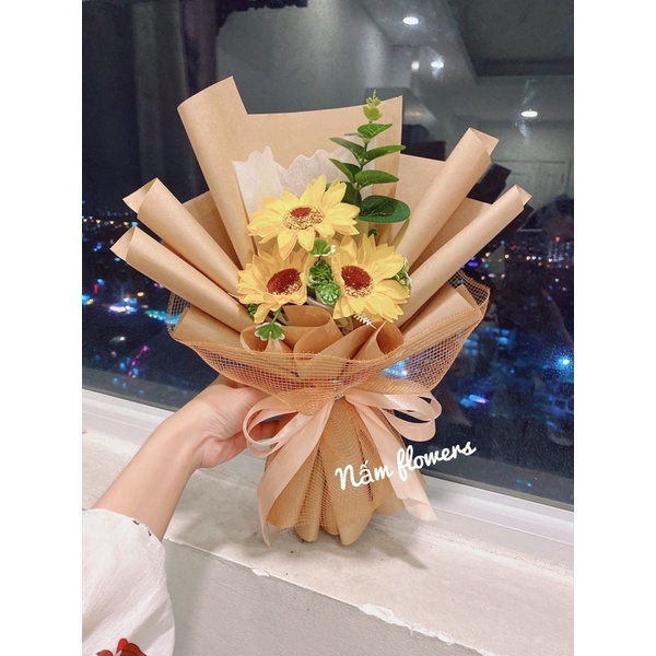 Bó hướng dương 3 bông kèm lá táo