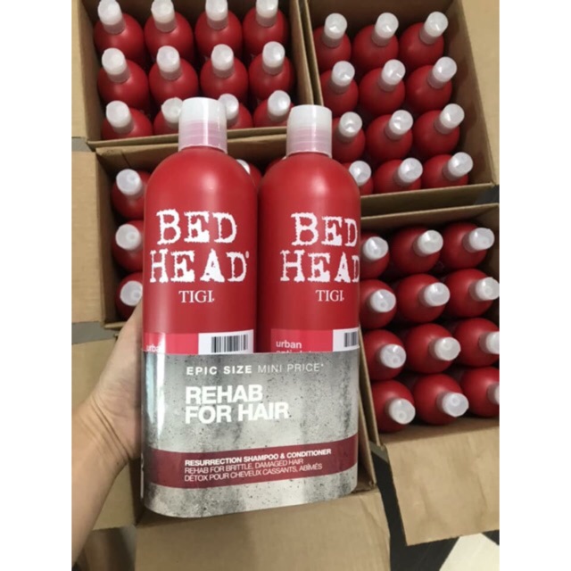 Bộ dầu Tigi đỏ gồm dầu gội và xả