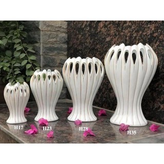 Lọ hoa dáng bàn tay vẽ vàng.Hàng sứ Bát Tràng, cao17cm,23cm
