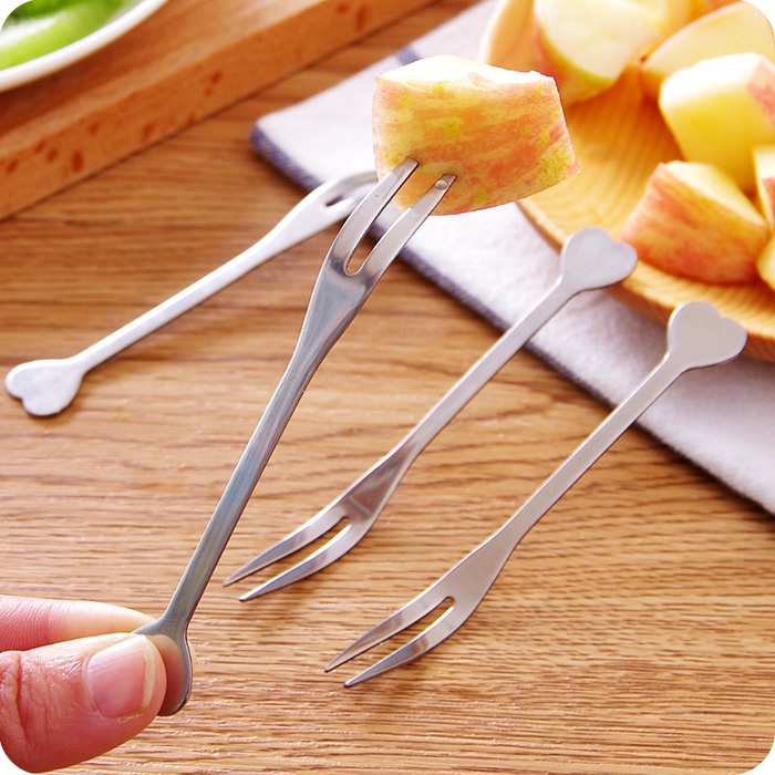 1 Nĩa Hình Trái Tim Bằng Thép Không Gỉ
