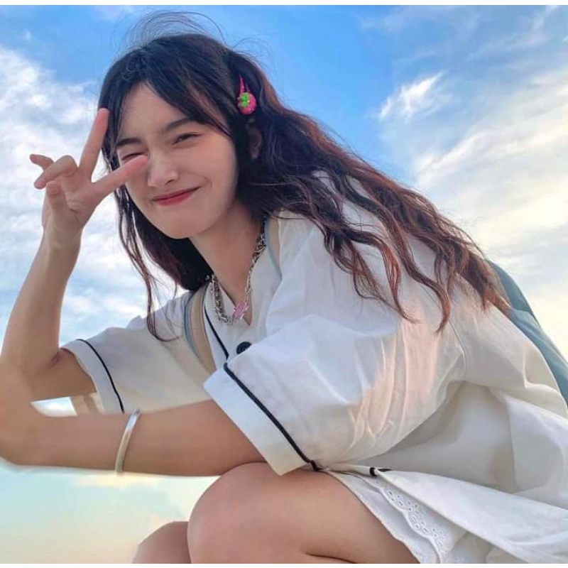 Áo Sơ Mi  Logo Thỏ Nữ [FREESHIP]Áo sơ mi trắng cổ V  hình cute Uzzalang