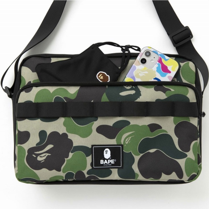 Túi đeo chéo vai rằn ri Bape sức chứa lớn đựng laptop iPad tích hợp móc khoá cho nam và nữ