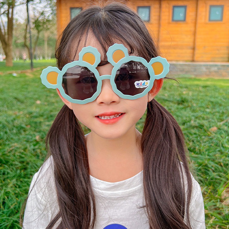 Kính Mát Họa Tiết Hoạt Hình Dễ Thương Cho Bé