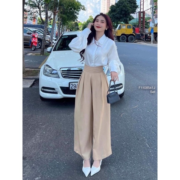Set áo trễ vai phối ren kèm chân váy