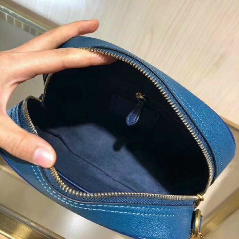 Túi COACH hộp đeo chéo logo thêu