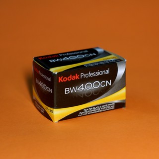 Film chụp ảnh outdate Kodak BW400CN