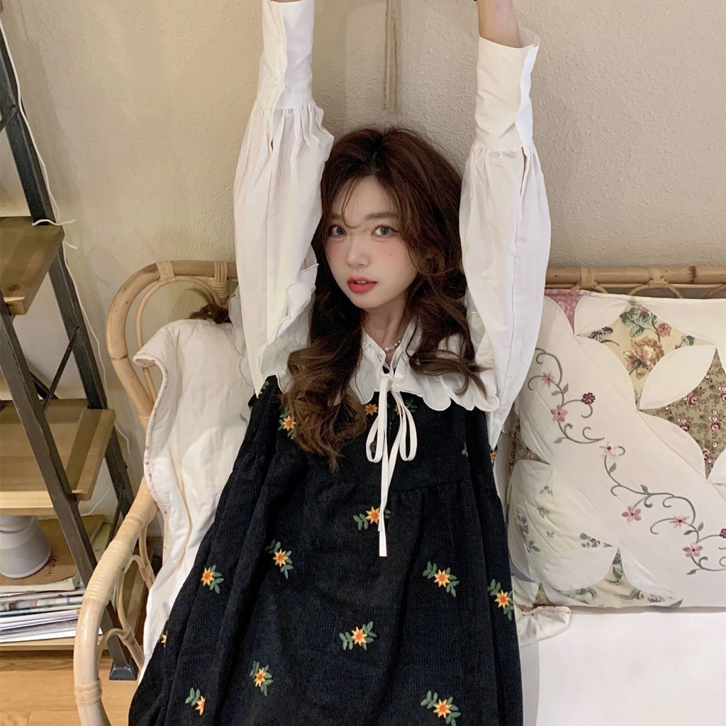 Set váy hoa và áo sơ mi cổ búp bê xinh xắn cho nữ có bán lẻ