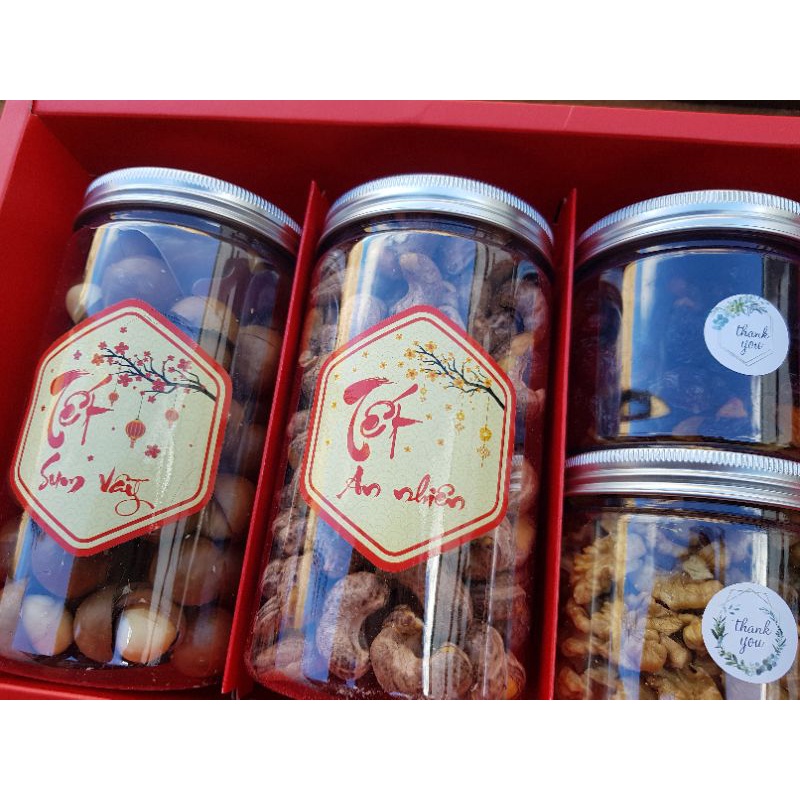 Hộp quà Tết 4 loại hạt macca, điều, nho khô, óc chó | BigBuy360 - bigbuy360.vn