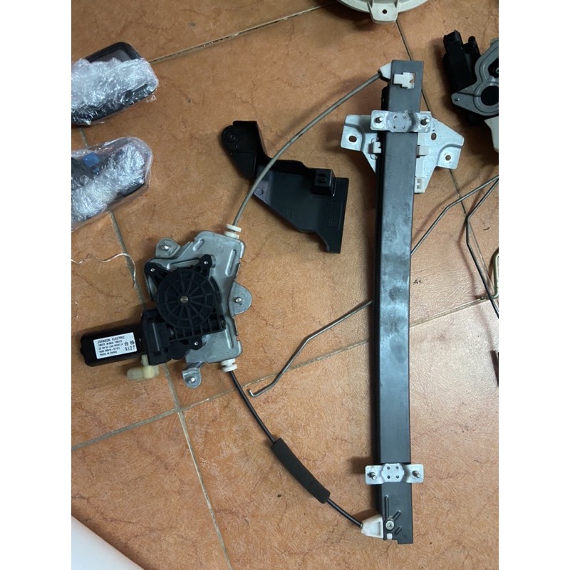 Compa lên kính kèm mô tơ kia morning 2010