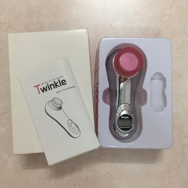 Máy rửa mặt và massage mặt Twinkle xuất xứ Hàn Quốc