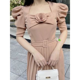 Váy xếp ly hoa ngực cao cấp