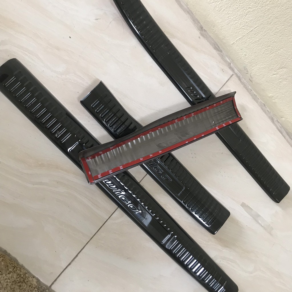 Bộ nẹp bước chân Titan Trong + Ngoài cho Xe Toyota Wigo đời 2018 đến 2021