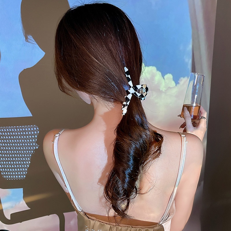 Kẹp tóc acrylic họa tiết sọc caro trắng đen thời trang hàn quốc