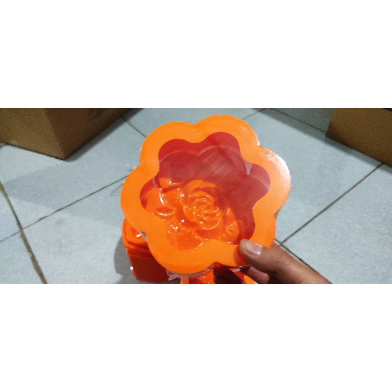 Khuôn xôi hoa có 4 cỡ size lựa chọn. to, trung, nhỏ, hình ❤️