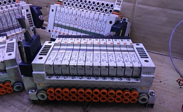 Cụm 5 van 5/2 1 sol hoặc 2 sol 24v cũ xịn rẻ | BigBuy360 - bigbuy360.vn