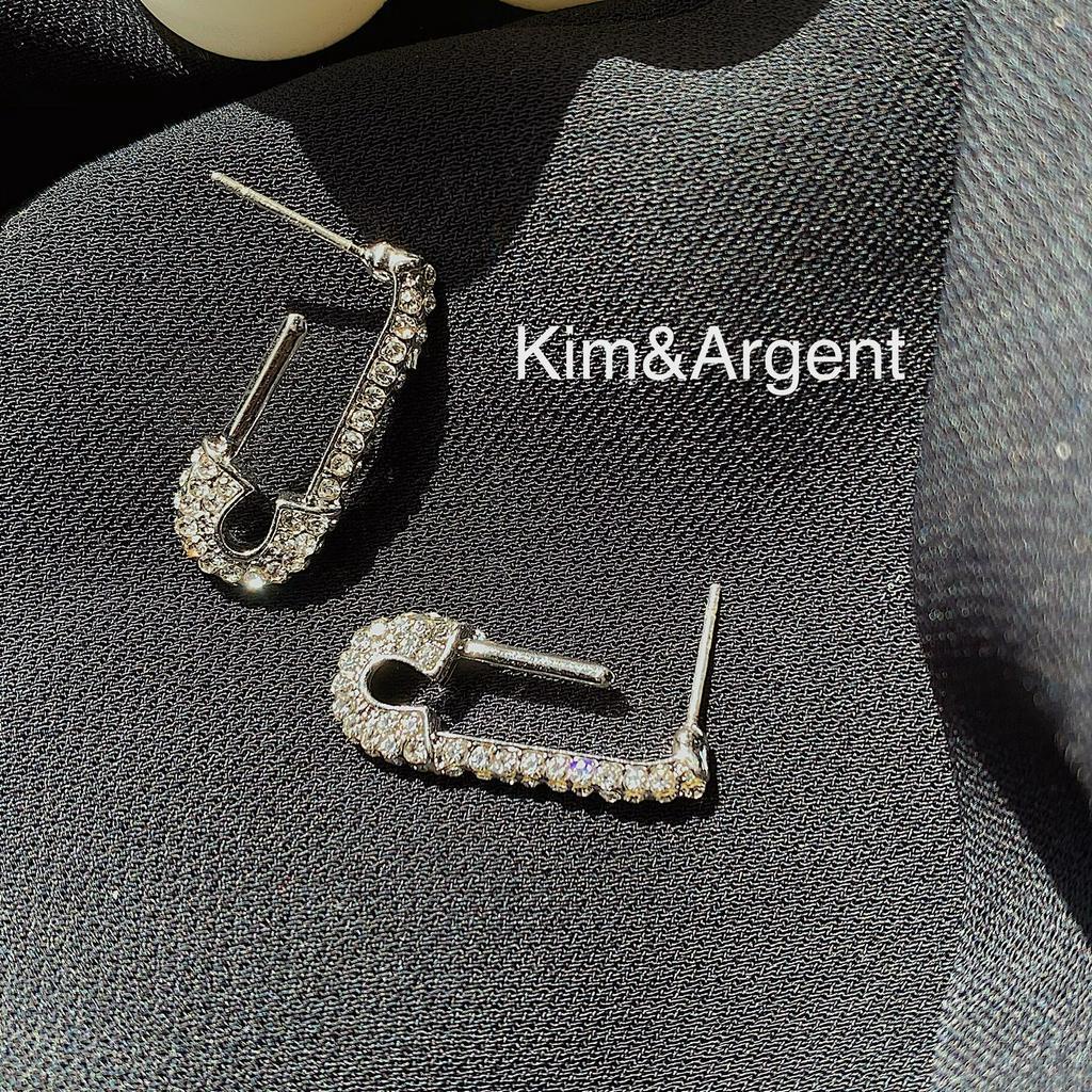 Khuyên tai khảm kim cương giả phong cách tinh tế sang trọng