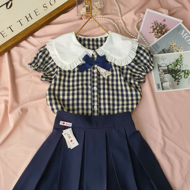 Áo sơ mi bé gái tay búp, cổ sen điệu, chất liệu thô cotton thoáng mát