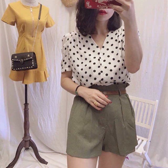 Áo chấm bi
