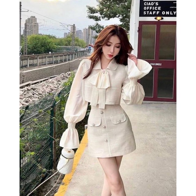 SET ÁO CROP DẠ TRẮNG TAY VOAN LOE KÈM CHÂN VÁY