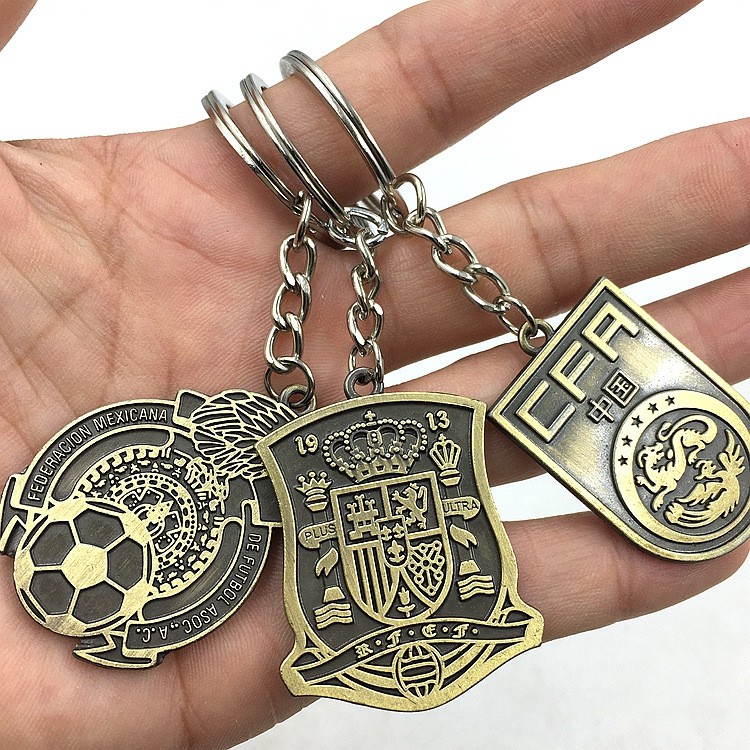 Móc khóa đồng in dập nổi 2 mặt các câu lạc bộ bóng đá trang trí móc khóa xe máy, ô tô