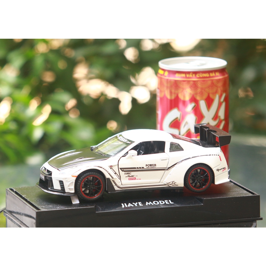 Đồ chơi Xe mô hình hợp kim Nissan GTR R35 cao cấp, tỷ lệ 1:32, quà tặng, trang trí, sưu tầm.