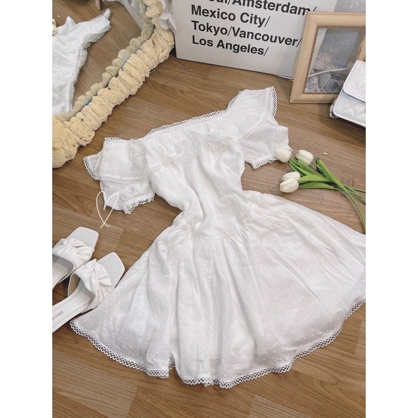 VÁY MINI TRỄ VAI HOA NỔI