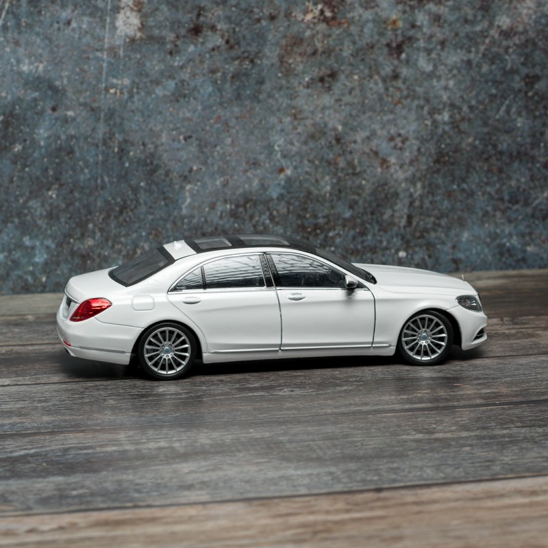 Mô Hình Xe Mescerdes S Class
