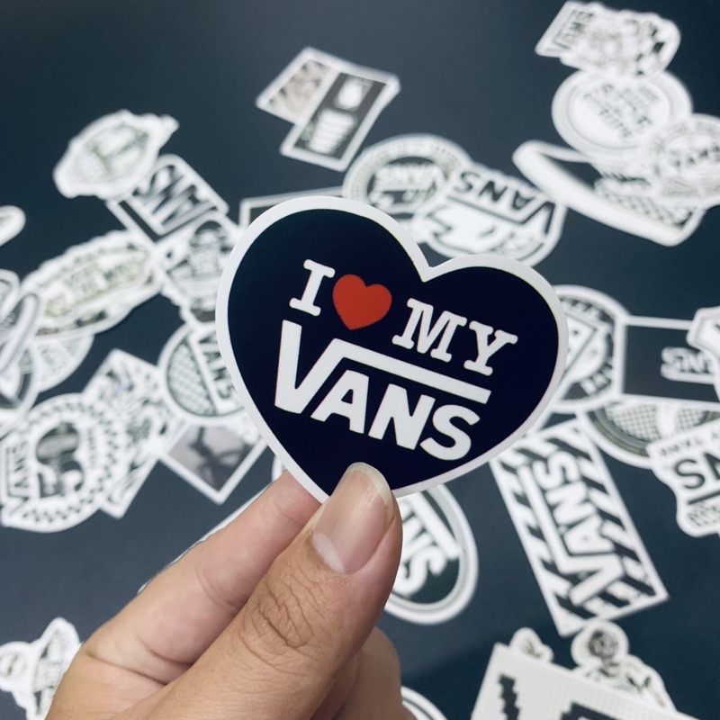 Sticker tem Vans trắng đen mẫu HOT hình dán cute trang trí nón - mũ bảo hiểm, điện thoại, laptop, ván trượt