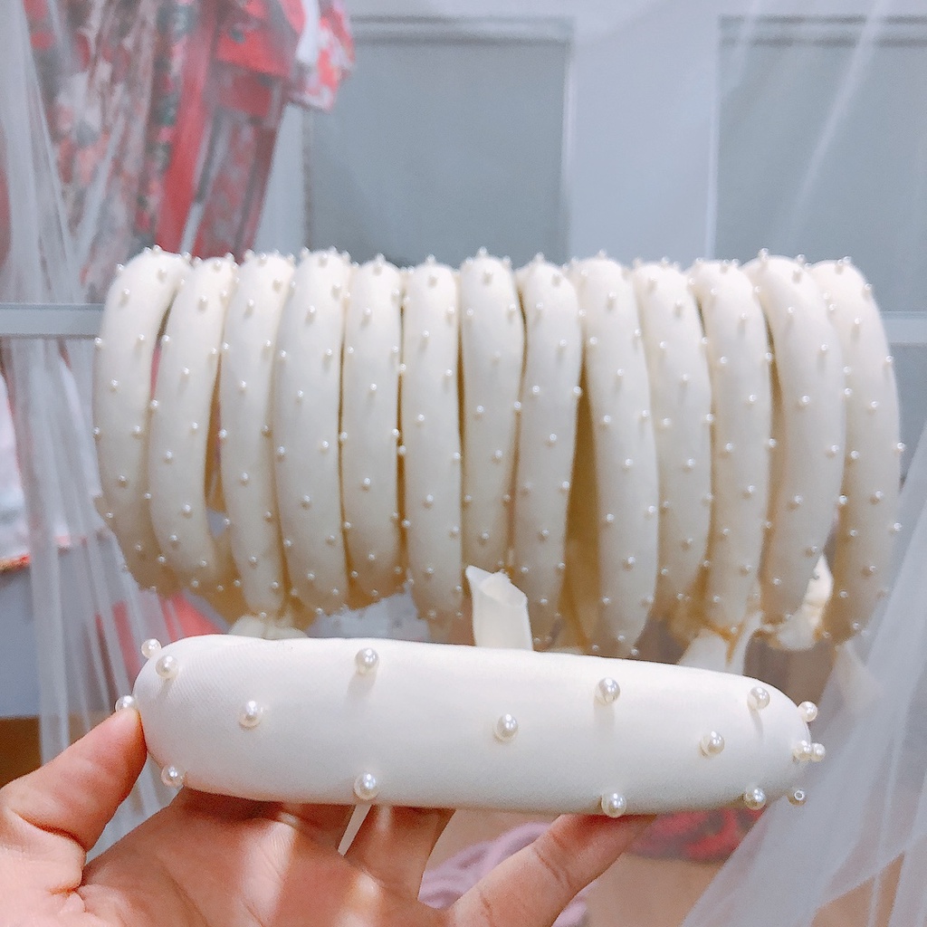 Mấn tròn đội đầu đính hạt trai màu kem siêu xinh