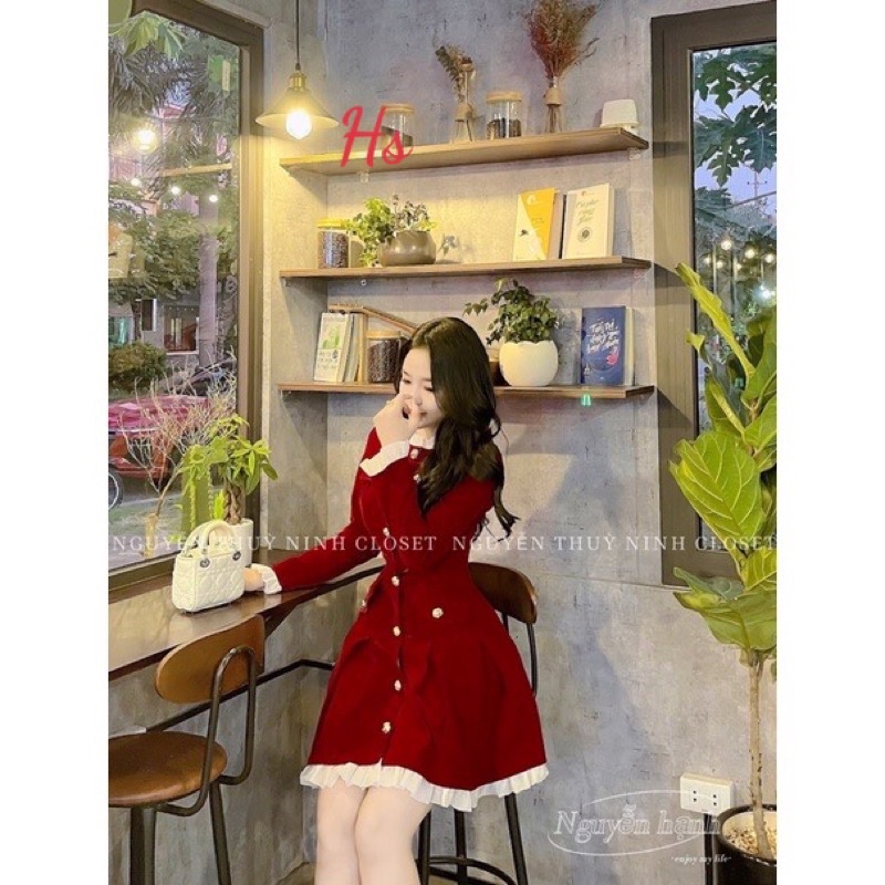 Váy nhung cổ bèo cực sang