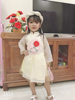 Áo dài cát tường cho bé gái