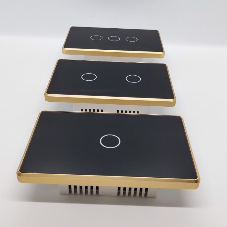 [bh 6 tháng]CÔNG TẮC WIFI CÓ RF433 TUYA VIỀN VÀNG 3 NÚT CHỮ NHẬT